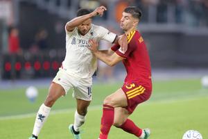 Genoa lui Șucu a rezistat o repriză pe terenul Romei, care ține aproape de Interul lui Chivu
