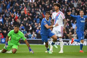 Brighton face legea în Premier League » 3-0 după 10 minute și gol de la centrul terenului pentru adversara Craiovei din Conference