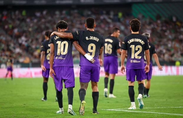 Barca, blocată la Sevilla » 2 ore chinuitoare de așteptare în avion. Degeaba!