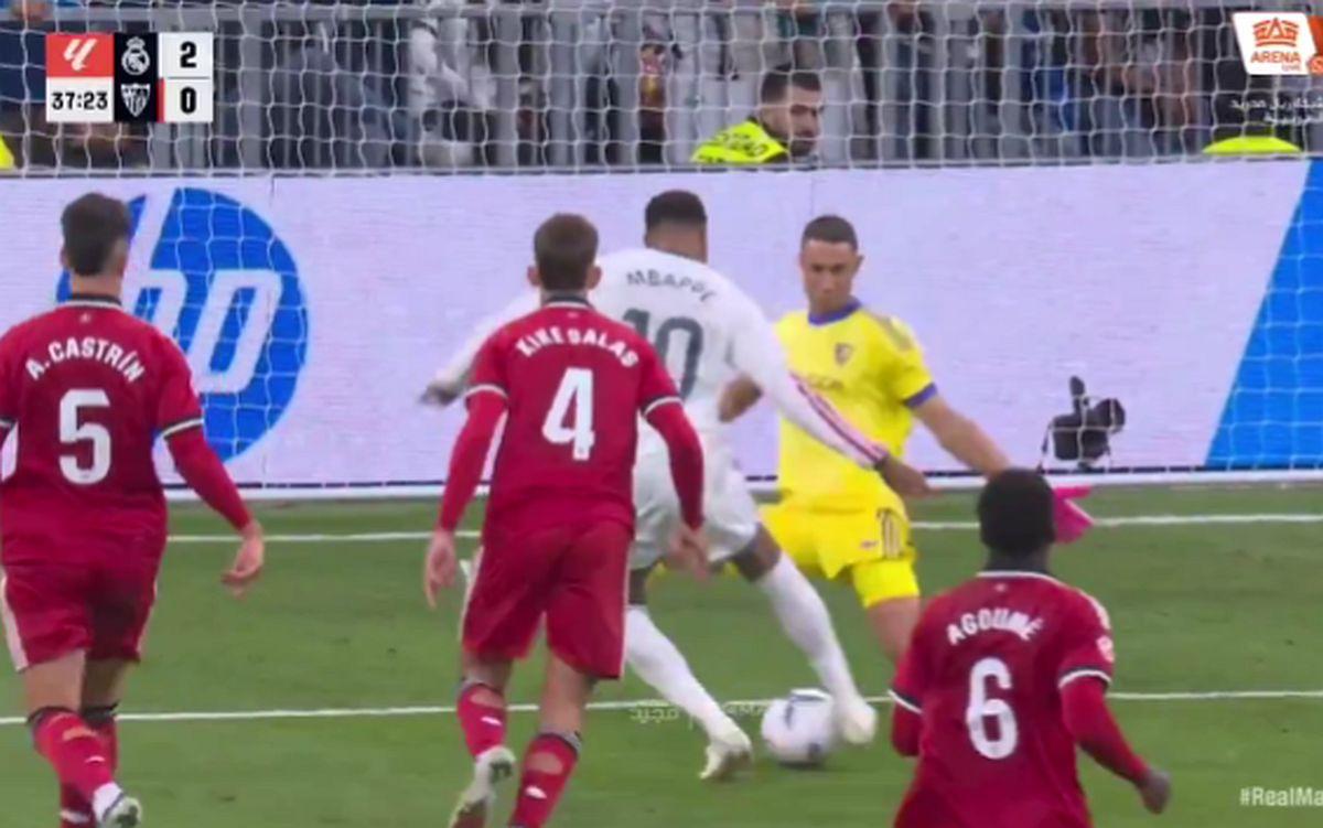Fază IREALĂ: Kylian Mbappe a ridicat „Bernabeul” în picioare!