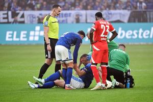 Edin Dzeko, rană deschisă la cap!  » Medicul a cerut înlocuirea
