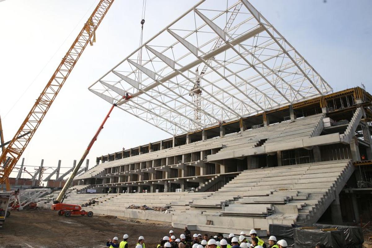 FOTO + VIDEO Ludovic Orban, în inspecție la stadioanele pentru Euro 2020: „S-a bătut pasul pe loc! S-au pierdut ani buni degeaba”