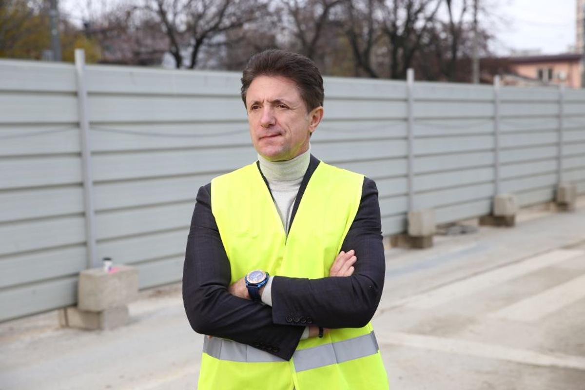 FOTO + VIDEO Ludovic Orban, în inspecție la stadioanele pentru Euro 2020: „S-a bătut pasul pe loc! S-au pierdut ani buni degeaba”