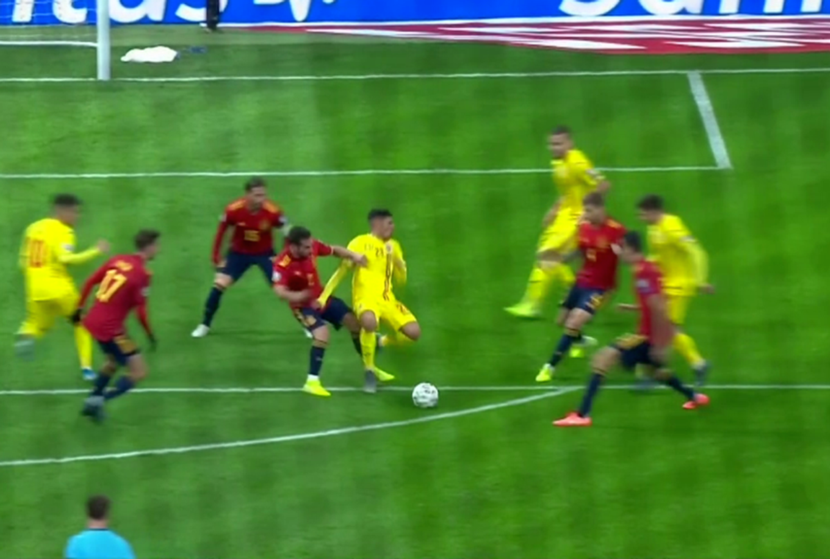 SPANIA - ROMÂNIA // FOTO Penalty refuzat pentru România! Florinel Coman, faultat în careu de Dani Carvajal
