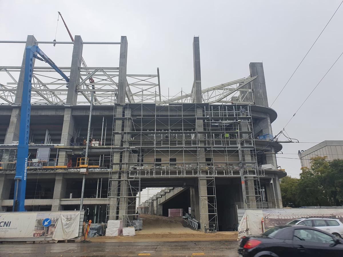 FOTO EXCLUSIV. Cum arată stadionul Giulești la final de 2020: structura acoperișului e aproape finalizată