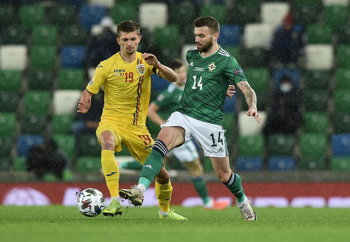 IRLANDA DE NORD - ROMÂNIA 1-1. Doi internaționali, ironizați după egalul din Liga Națiunilor: „Unul cu nădragii în jos, iar altul a dat doar pase în spate”