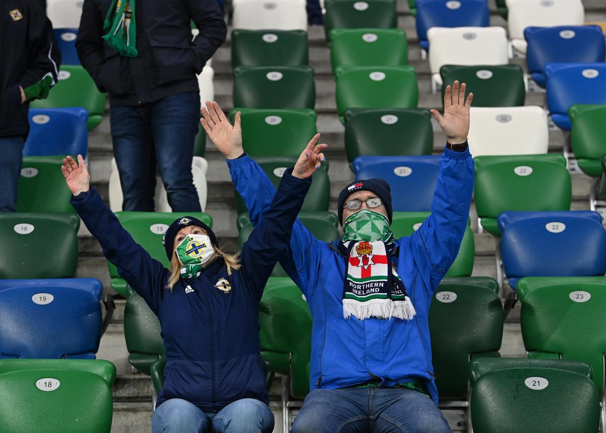IRLANDA DE NORD - ROMÂNIA 1-1. Doi internaționali, ironizați după egalul din Liga Națiunilor: „Unul cu nădragii în jos, iar altul a dat doar pase în spate”