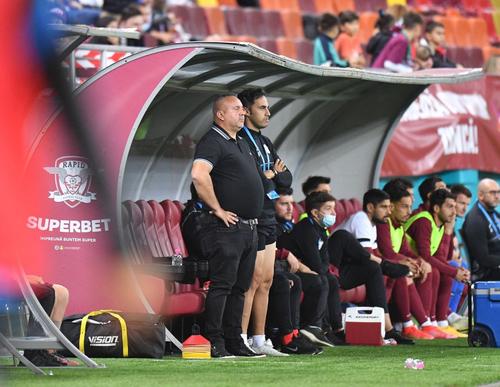 Rapid este doar a doua echipă venită din Liga 2 care reușește să se claseze în play-off la finalul turului de când acest sistem a fost introdus în Liga 1.