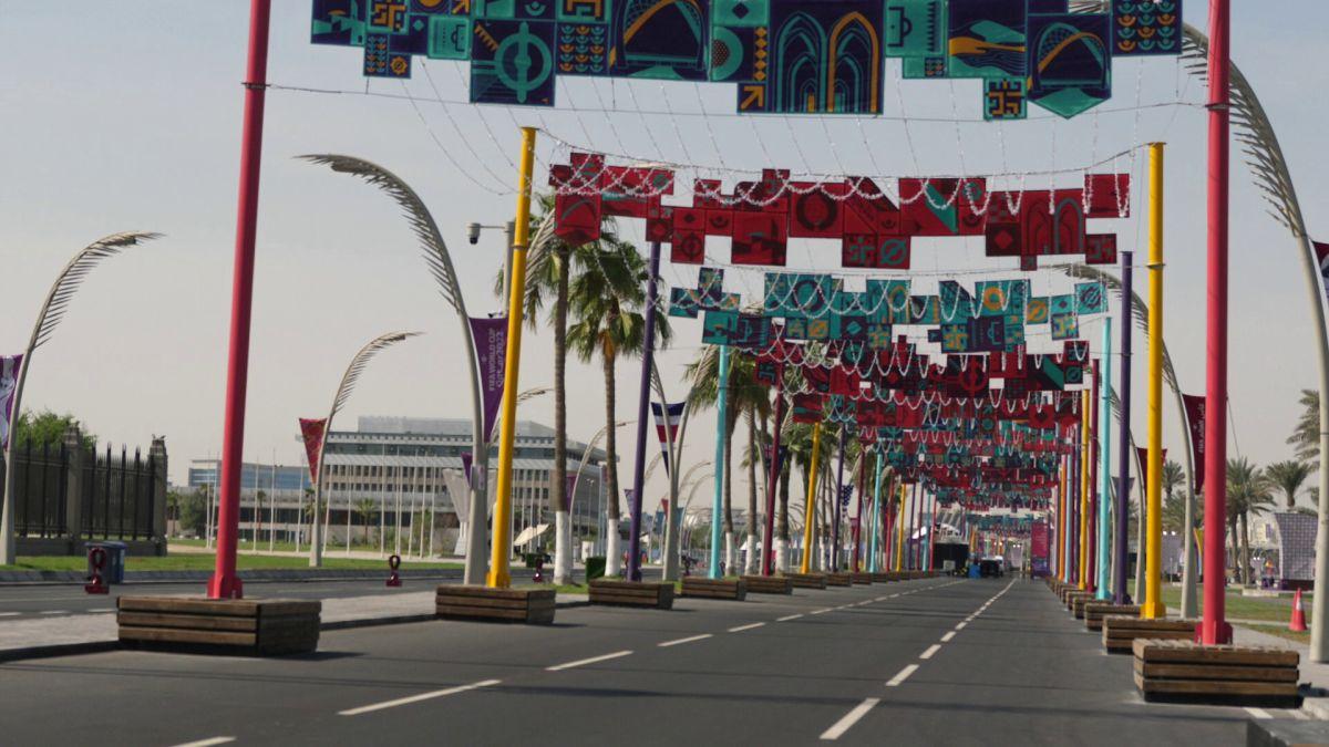 Primele impresii de la Doha » Organizare impecabilă, Poliție peste tot, amabilitate ieșită din comun, dar și praf cât cuprinde și un aer irespirabil: „Va fi un infern pentru fotbaliști!”