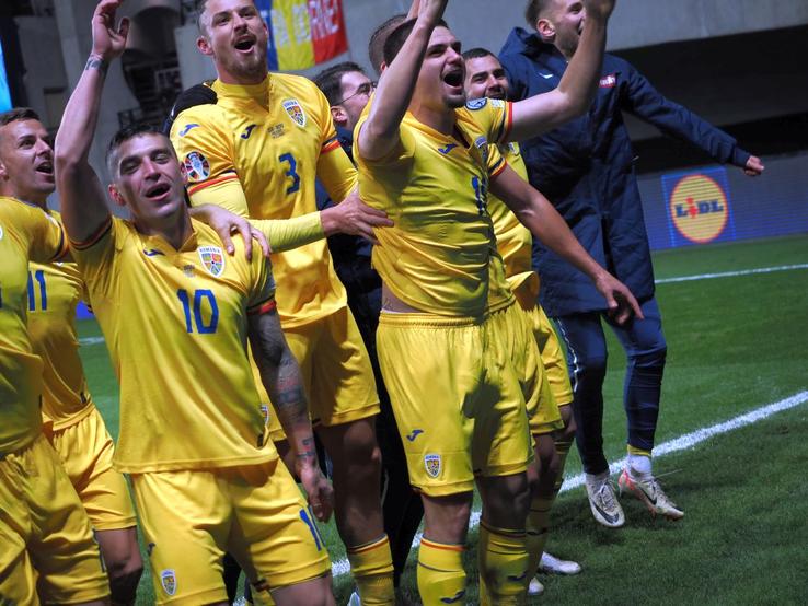 România, la EURO 2024! „Tricolorii” au sărbătorit calificarea pe gazon (foto: Raed Krishan/GSP)