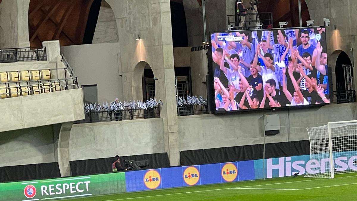 Ce nu s-a văzut la TV » Mesaj pentru Viktor Orban, agenți Mossad pe acoperișul stadionului