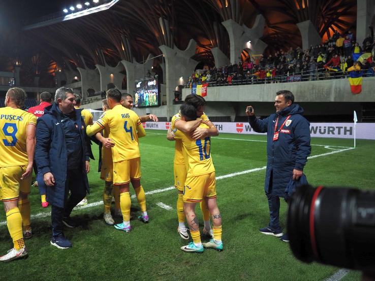România, la EURO 2024! „Tricolorii” au sărbătorit calificarea pe gazon (foto: Raed Krishan/GSP)