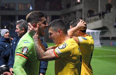 Cât de mândru ești de naționala României? Trimite-le un mesaj tricolorilor și Costin Ștucan le va citi în emisiune pe cele mai interesante!
