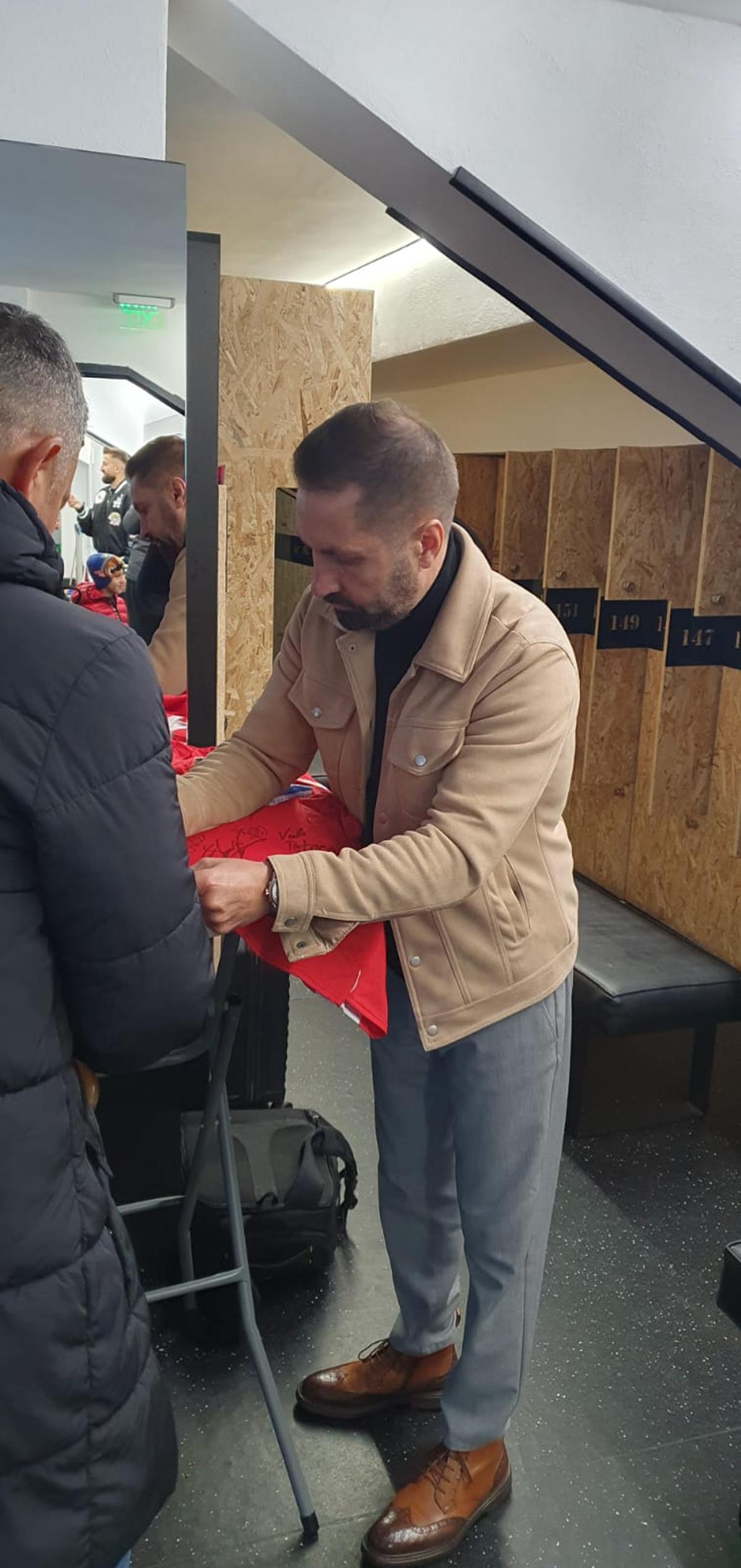 Meciul caritabil între supervedetele din fotbalul românesc