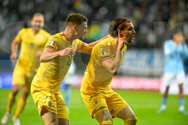 Răzvan Marin și Ianis Hagi în Israel - România, preliminarii EURO 2024 (foto: Raed Krishan/GSP)