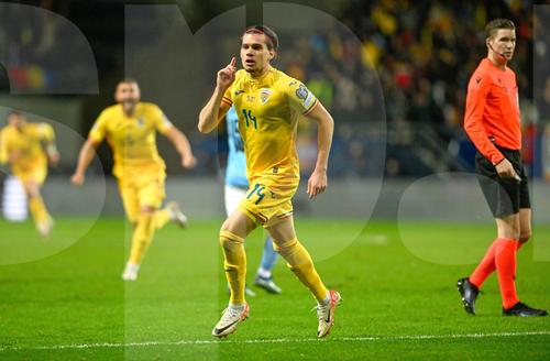 Ianis Hagi în Israel - România, preliminarii EURO 2024 (foto: Raed Krishan/GSP)