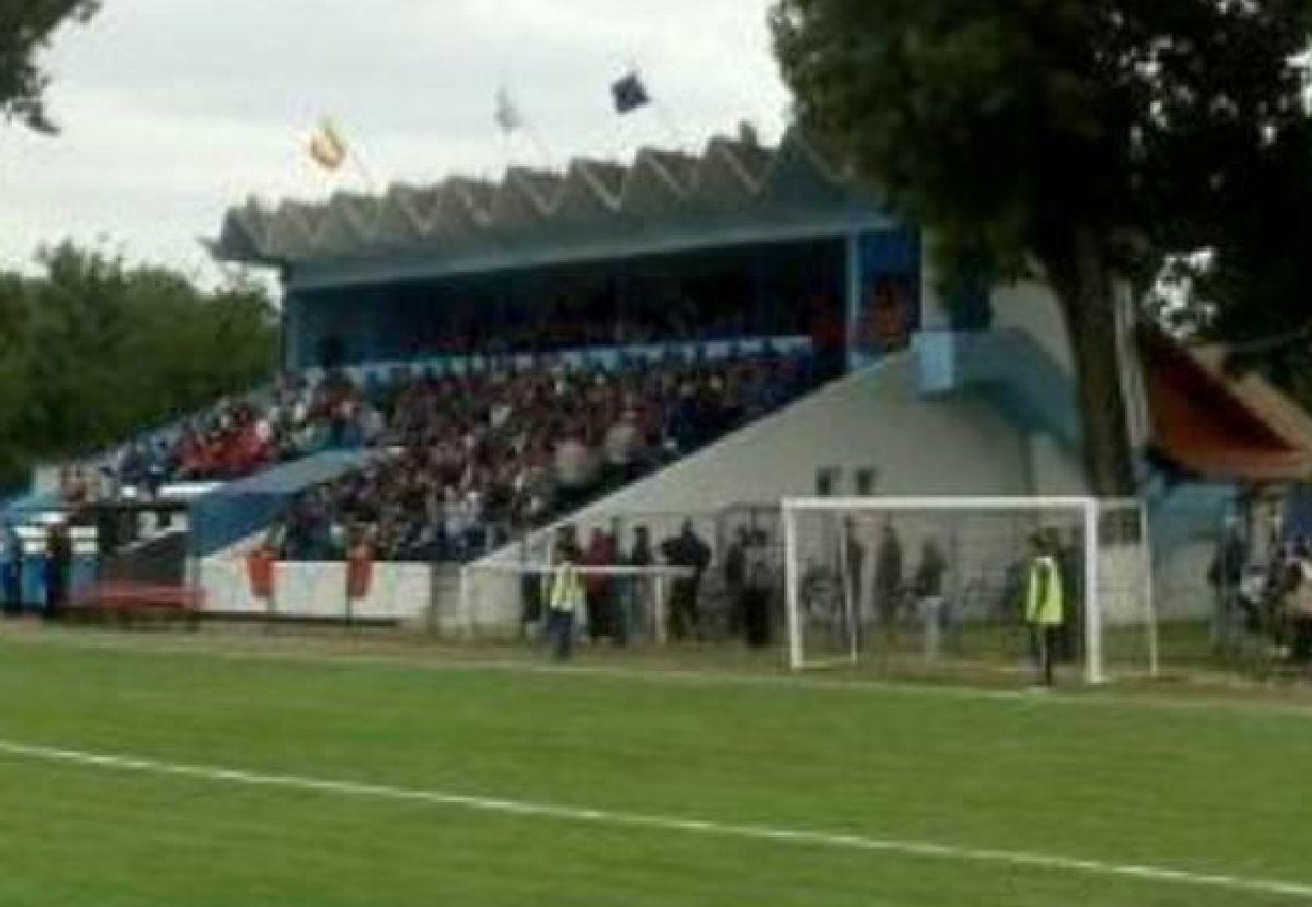 Sign of the times » Stadionul „Gheorghe Biaș” din Sânnicolau Mare e încă în picioare, dar arena nu se află în cele mai bune condiții