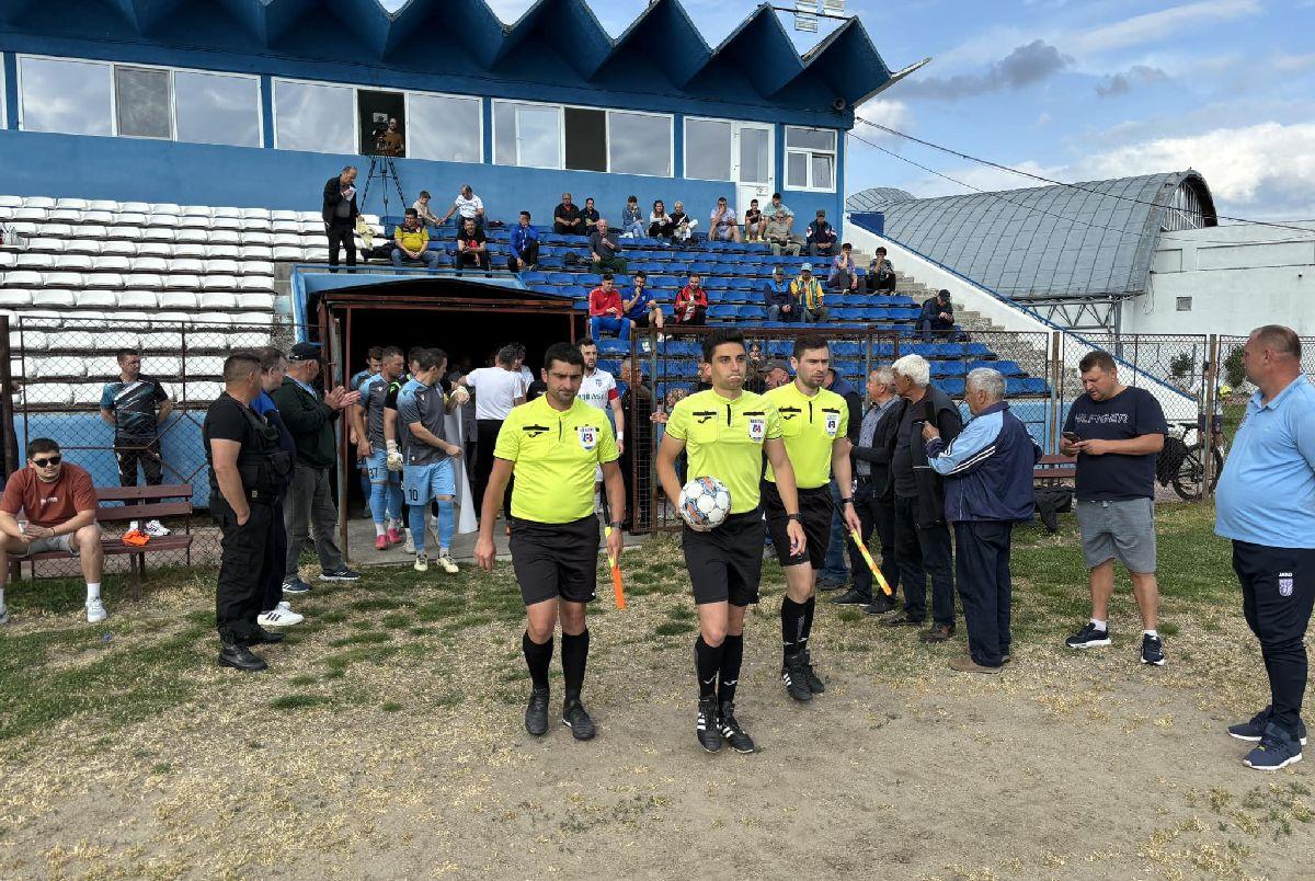Sign of the times » Stadionul „Gheorghe Biaș” din Sânnicolau Mare e încă în picioare, dar arena nu se află în cele mai bune condiții