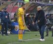 Radu Drăgușin (22 de ani), dialog cu Mircea Lucescu. foto: Cristi Preda