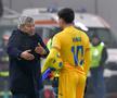 Ianis Hagi și Mircea Lucescu, dialog după România - Cipru 4-1. Foto: Cristi Preda