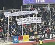 În minutul 17 al partidei dintre Kosovo și Lituania, în peluza nordică a stadionului din Priștina, „Fadil Vokkri”, la scorul de 1-0 pentru selecționata lui Franco Foda, suporterii gazdelor au afișat un mesaj categoric