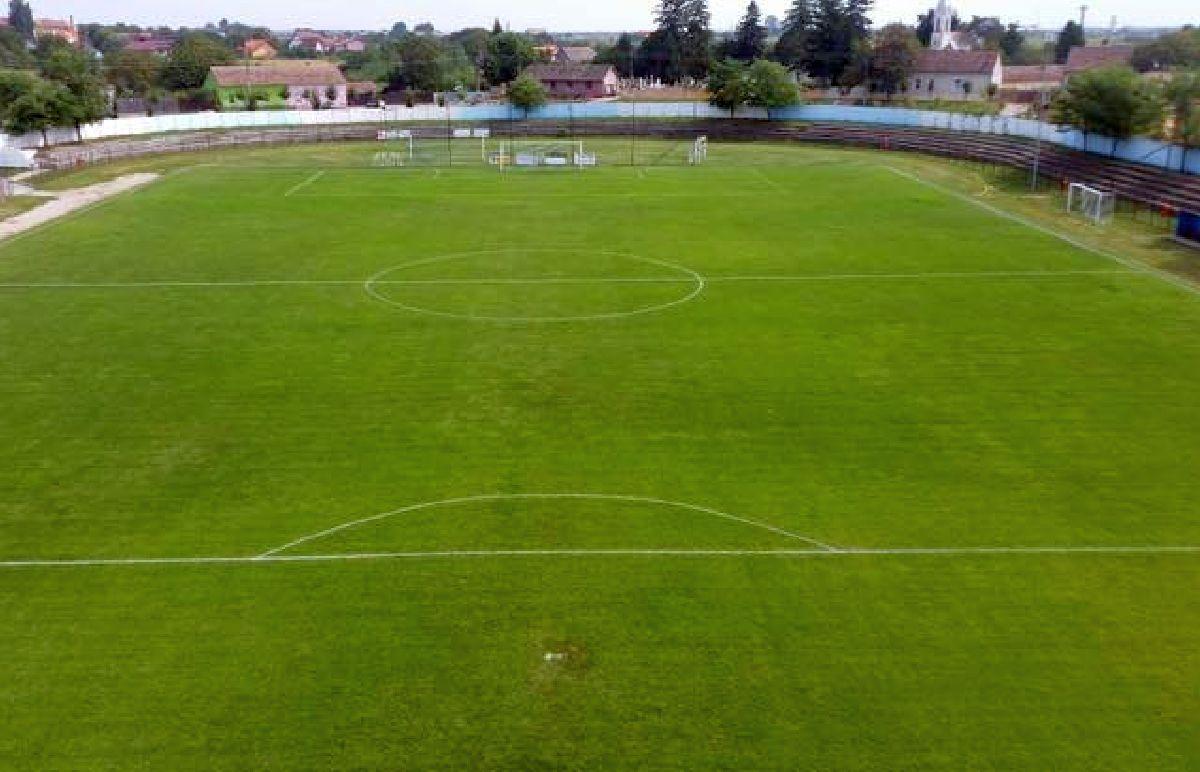 Cum arată azi stadionul din cel mai vestic oraș al țării » Au jucat aici Dan Păltinișanu, Dossey și Sansiro Ciocoi + Istoricul unei echipe uitate