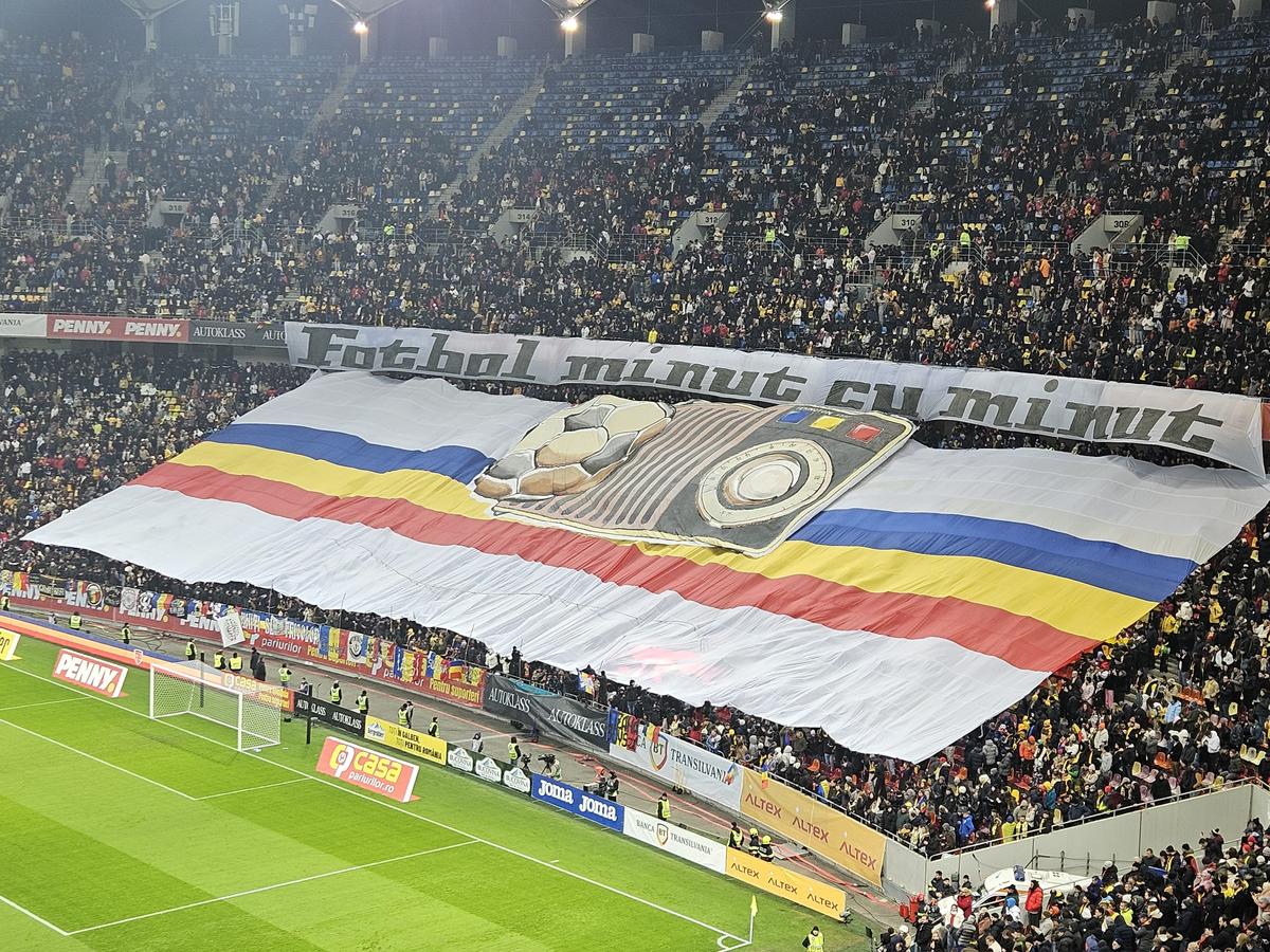 Scenografia afișată de ultrași la meciul România - Cipru