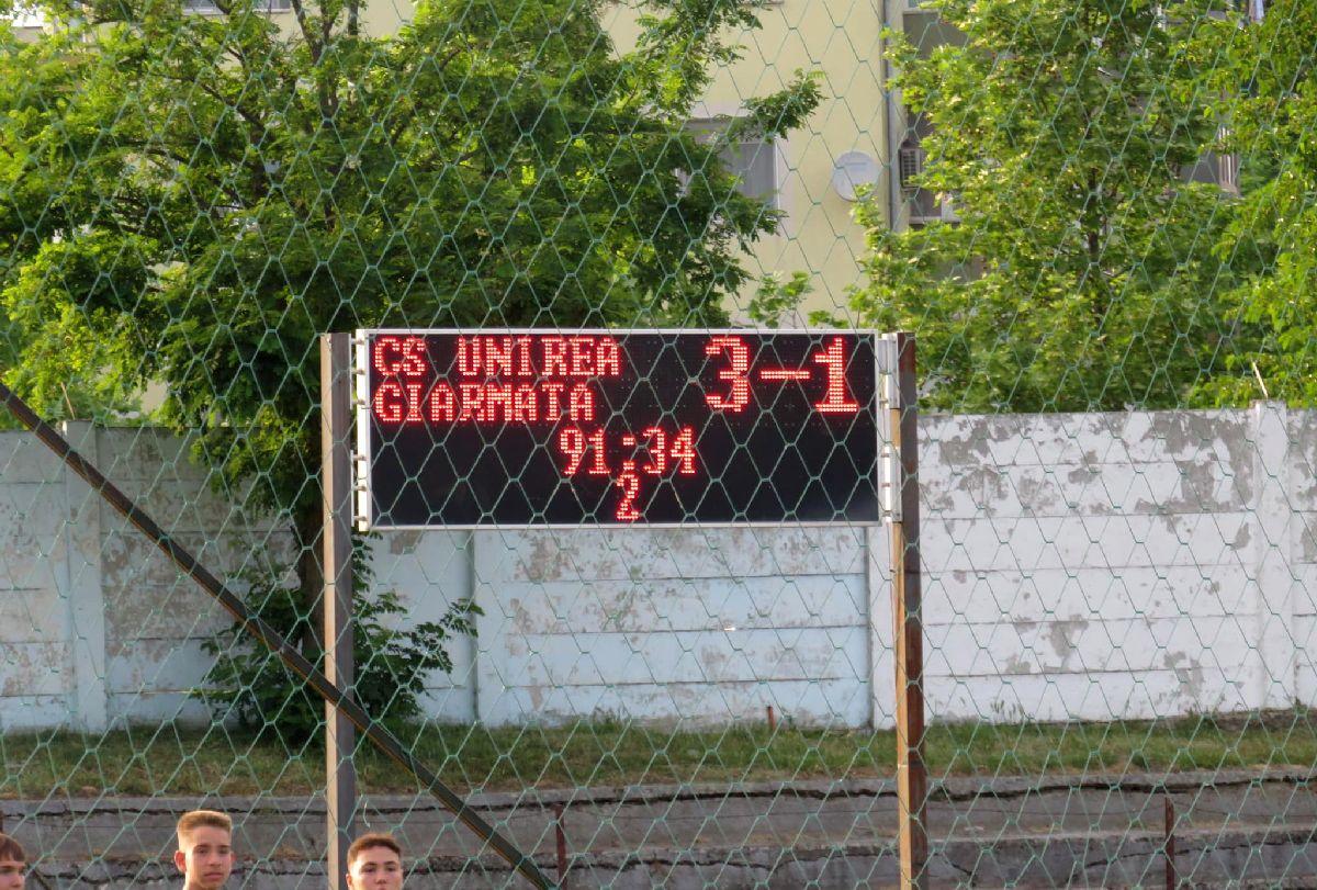 Sign of the times » Stadionul „Gheorghe Biaș” din Sânnicolau Mare e încă în picioare, dar arena nu se află în cele mai bune condiții