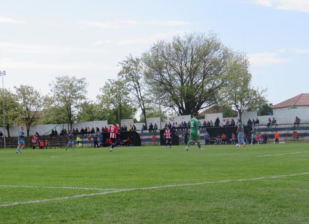 Cum arată azi stadionul din cel mai vestic oraș al țării » Au jucat aici Dan Păltinișanu, Dossey și Sansiro Ciocoi + Istoricul unei echipe uitate