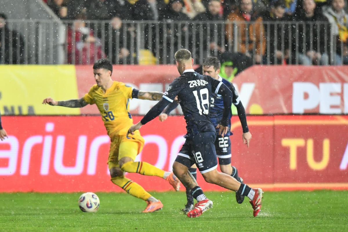 Vlad Dragomir a dezvăluit ce le-a spus Mircea Lucescu în vestiar, apoi s-a eschivat: „Întrebarea asta nu e pentru mine”