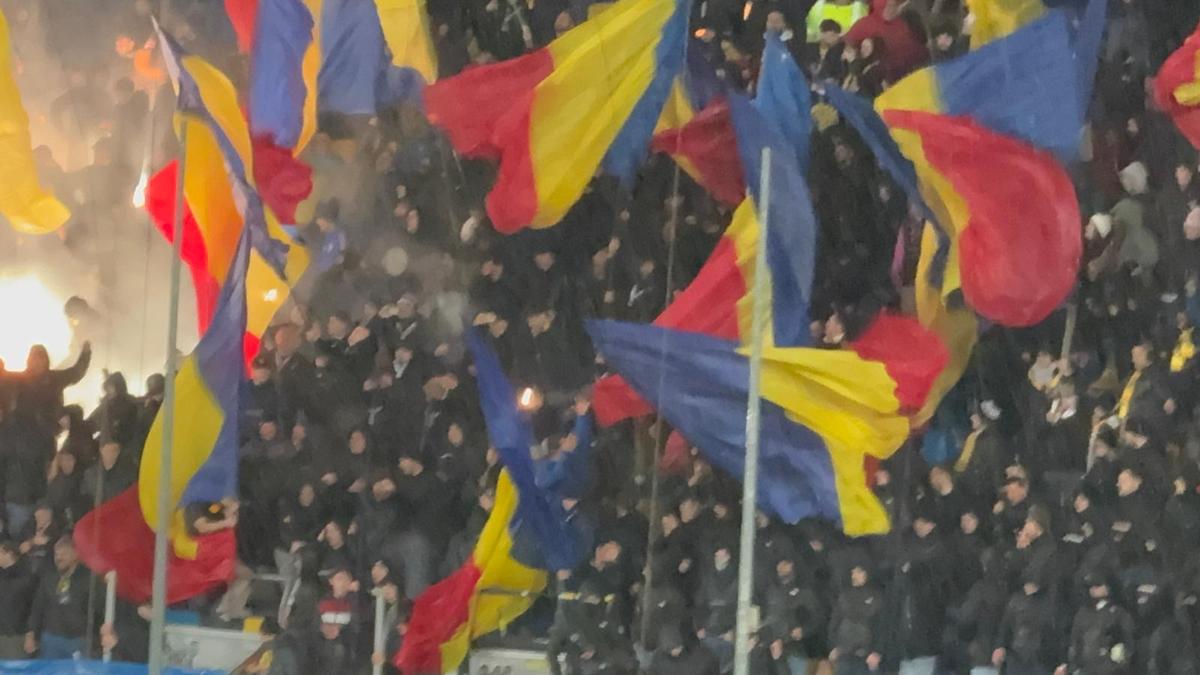 Show în debutul partidei dintre România și San Marino » Ce scriitori legendari au fost omagiați pe „Ilie Oană” + scandări la adresa Ungariei