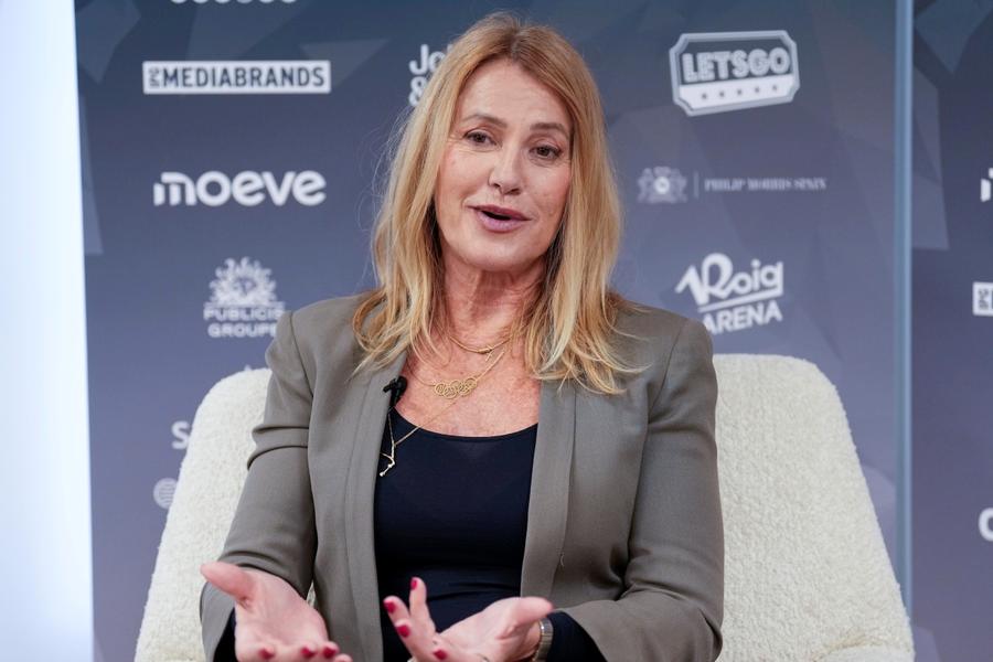 Nadia Comăneci la Madrid în timpul unei conferințe / Foto: Imago Images Dialog legendar între Nadia Comăneci și Simone Biles despre perfecțiune la aniversarea de 80 de ani a cotidianului L’Equipe