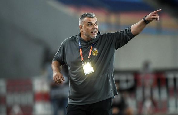 Ce DRAMĂ pentru Olăroiu în barajul pentru play-off-ul de Mondial » A primit GOL la ultima fază, în minutul 90+17, și a pierdut calificarea!