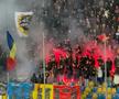 Suporterii români au continuat scandările și în finalul primei reprize cu San Marino