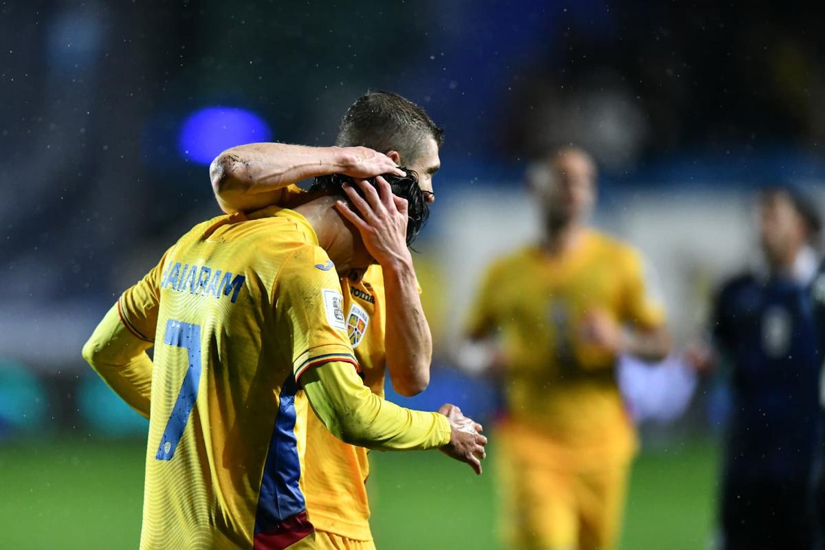 Vlad Dragomir a dezvăluit ce le-a spus Mircea Lucescu în vestiar, apoi s-a eschivat: „Întrebarea asta nu e pentru mine”