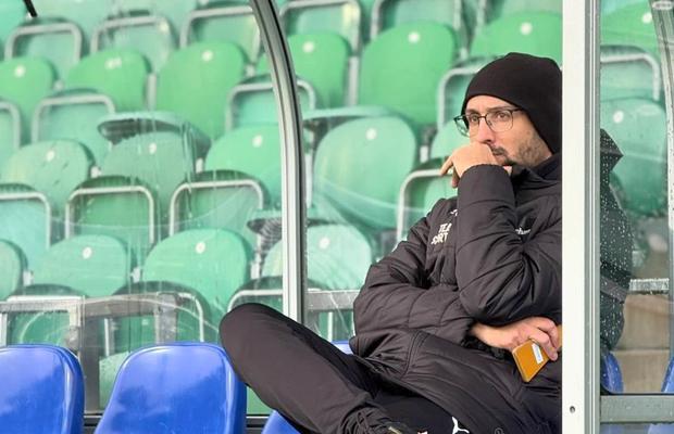 Fără echipă de 15 luni și angajat ultima dată ca analist TV, portughezul e la un pas să semneze în Superliga