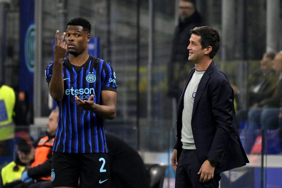 Cristi Chivu și Denzel Dumfries / Foto: Imago Surpriză la Inter în primul antrenament al săptămânii » Ce problemă are Chivu pentru derby-ul cu Juventus