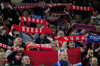 Incident pe San Siro: i s-a făcut rău în timpul meciului » Ce i s-a întâmplat unei studente norvegiene la toaletă!
