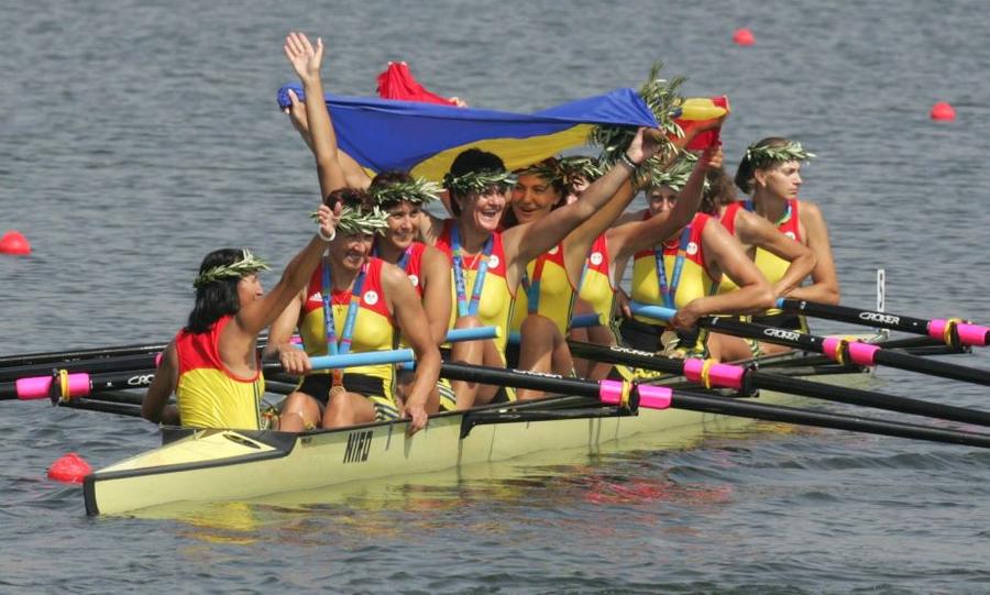 Elena Georgescu, Doina Ignat și Elisabeta Lipă în barca de 8 plus 1 campioană olimpică la Atena 2004 Foto Guliver/GettyImages Marian Drăgulescu la 40 de ani: „Și unu la sută dacă aduce în plus în pregătirea mea, merită tot efortul”