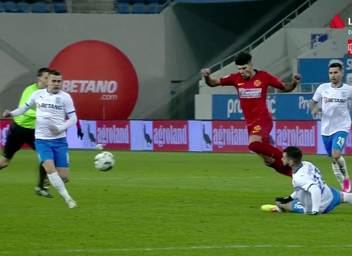 FOTO Florinel Coman a încercat să îl scoată pe Marius Constantin din joc! Ovidiu Hațegan, la 2 metri de fază
