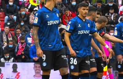 Încă un „tricolor” în La Liga » Fotbalistul promovat de Bratu la națională a debutat într-un eșec