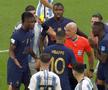 Jurnaliștii francezi îș arată cu degetul pe arbitrul finalei / Sursă foto: Imago Images