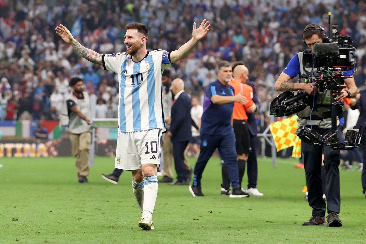 Pasiune, nu diplomație » Gazeta a mers la Ambasada Argentinei din București, a doua zi după ce Messi a luat Cupa Mondială: „L-am avut pe Maradona, acum avem alt zeu. Anxietatea a fost dramatică”