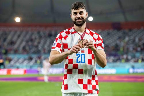 Gvardiol, cu medalia de bronz cucerită la Campionatul Mondial // Foto: Imago