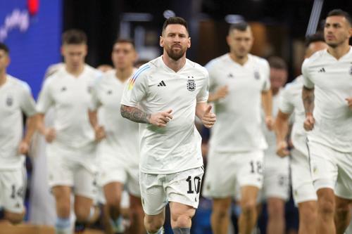 Messi, la antrenamentul dinaintea finalei Campionatului Mondial // Foto: Imago