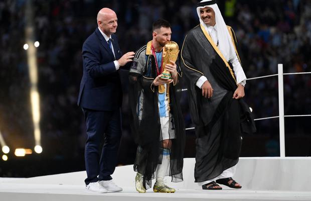 Dezgustat de cum a apărut Messi la festivitatea de premiere de la CM: „Poza istoriei în fantomă? Maradona n-ar fi acceptat așa ceva!”