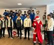 Moș Crăciun a avut ajutoare speciale » Coman, Tavi Popescu & Băluță au împărțit cadouri la baza FCSB