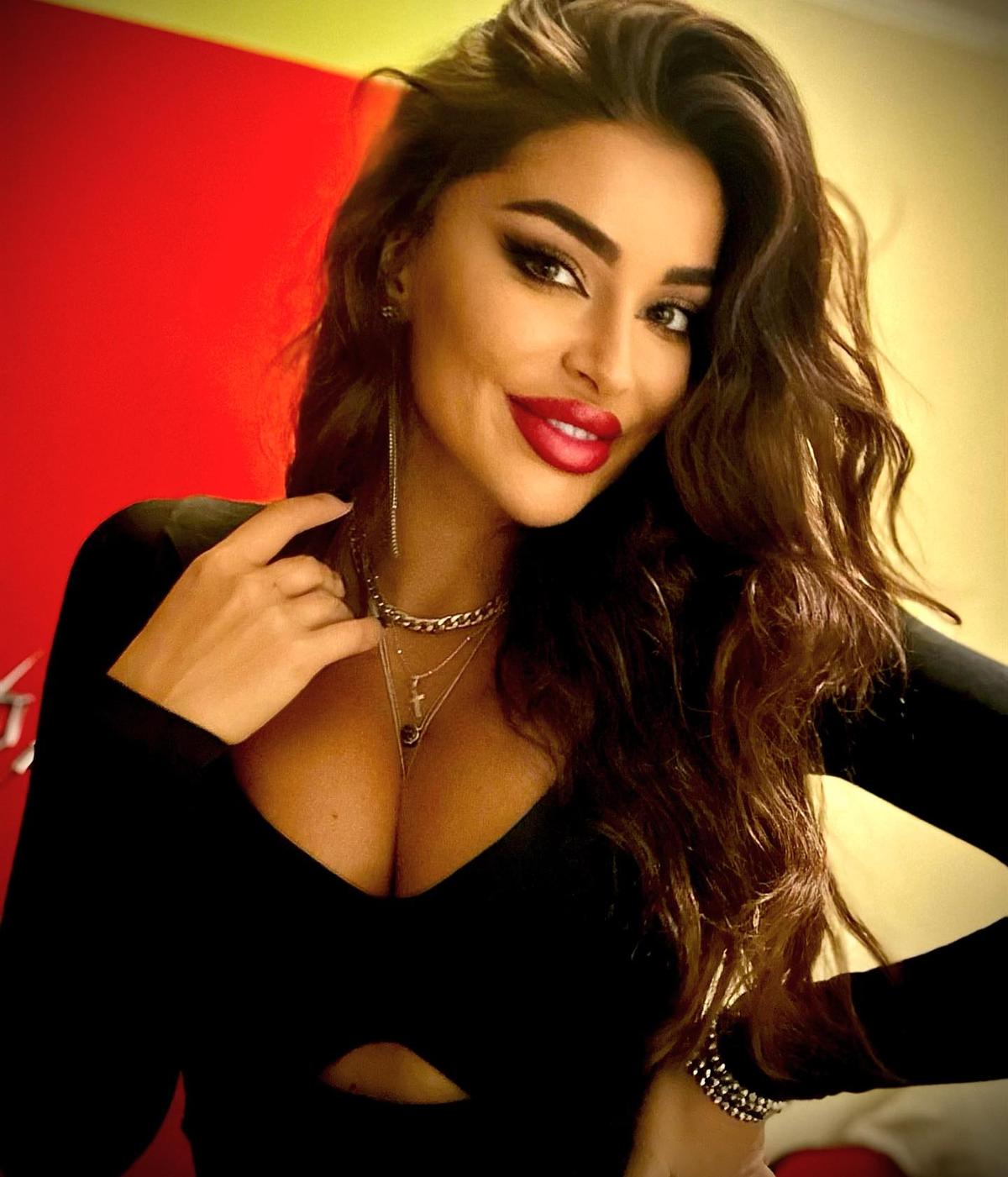 Elena Ionescu, solista trupei Mandinga