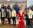 Moș Crăciun a avut ajutoare speciale » Coman, Tavi Popescu & Băluță au împărțit cadouri la baza FCSB