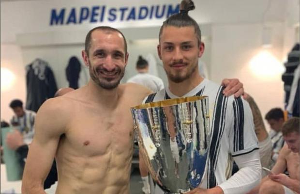 Radu Drăgușin, lăudat de Giorgio Chiellini: „Este înalt, puternic, rapid, nu are cum să nu ajungă sus”